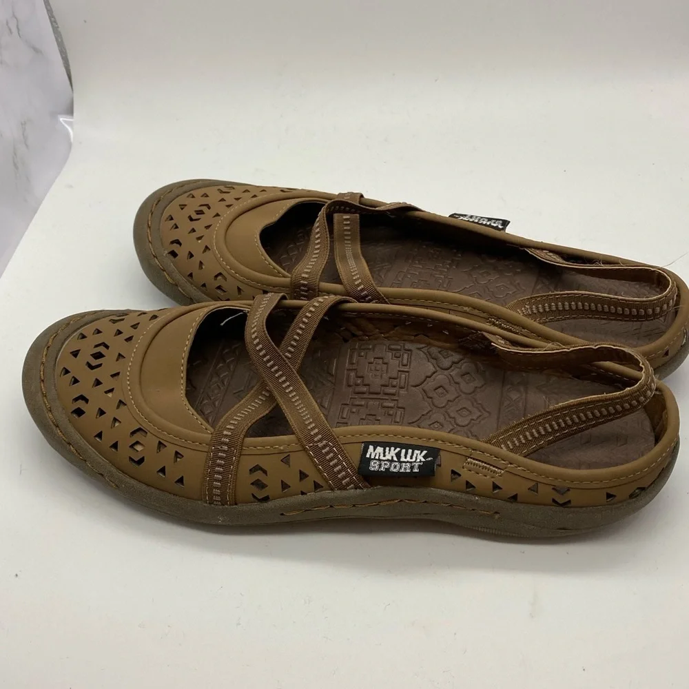 MUK LUKS Sport Brown Flat Shoes women’s‎ size 8